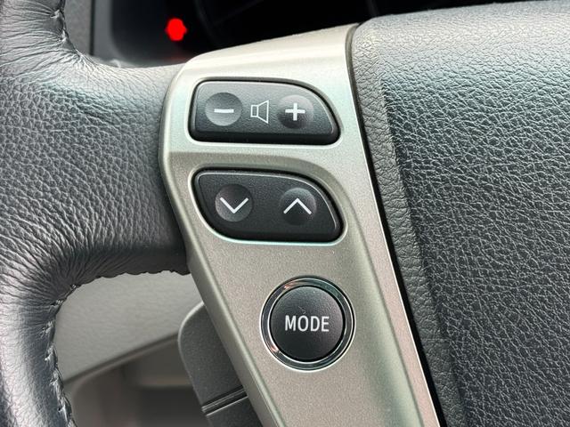 クラウン ロイヤルサルーンｉ－Ｆｏｕｒ　Ｕパッケージ　４ＷＤ　純正ＨＤＤナビ　社外エンジンスターター　全ドアイージークロージャー　クルーズコントロール　フルセグ・ＣＤ・ＤＶＤ　オートライト　バックカメラ　サイドカメラ（13枚目）