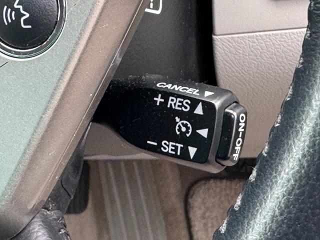 クラウン ロイヤルサルーンｉ－Ｆｏｕｒ　Ｕパッケージ　４ＷＤ　純正ＨＤＤナビ　社外エンジンスターター　全ドアイージークロージャー　クルーズコントロール　フルセグ・ＣＤ・ＤＶＤ　オートライト　バックカメラ　サイドカメラ（16枚目）