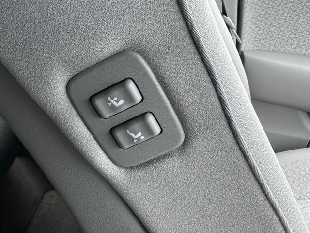 クラウン ロイヤルサルーンｉ－Ｆｏｕｒ　Ｕパッケージ　４ＷＤ　純正ＨＤＤナビ　社外エンジンスターター　全ドアイージークロージャー　クルーズコントロール　フルセグ・ＣＤ・ＤＶＤ　オートライト　バックカメラ　サイドカメラ（20枚目）