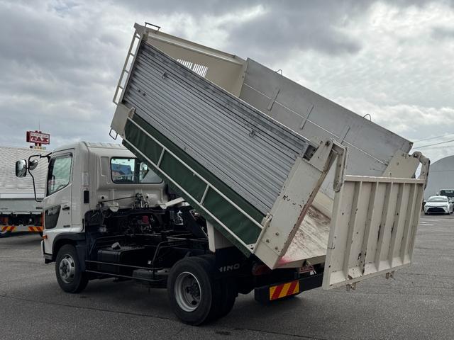 ヒノレンジャー 架装ダンプ　土砂禁　電格ミラー　積載３３００　フォグ（24枚目）