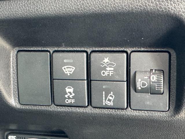 シャトル ハイブリッド ホンダセンシング 4WD ワイパーデアイサー レーンキーピング BTオーディオ 追従クルコン ステアリングスイッチ 純正SDナビ バックカメラ(18枚目)