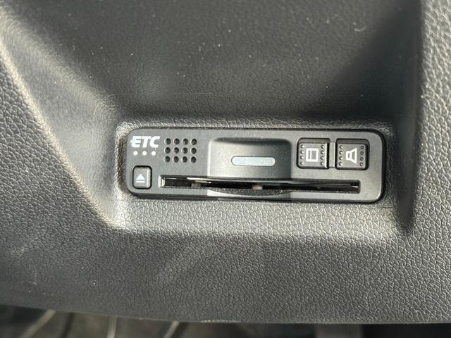 シャトル ハイブリッド ホンダセンシング 4WD ワイパーデアイサー レーンキーピング BTオーディオ 追従クルコン ステアリングスイッチ 純正SDナビ バックカメラ(19枚目)