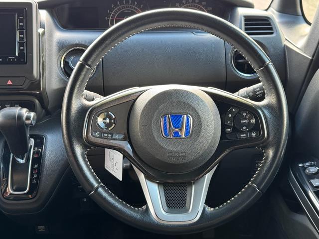 N-BOXカスタム G・EXターボホンダセンシング 4WD ミラーヒーター 純正エンジンスターター 社外足廻り 追従クルコン BT シートヒーター 純正メモリーナビ バックカメラ(4枚目)