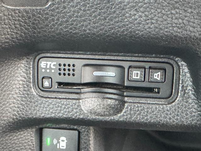 N-BOXカスタム G・EXターボホンダセンシング 4WD ミラーヒーター 純正エンジンスターター 社外足廻り 追従クルコン BT シートヒーター 純正メモリーナビ バックカメラ(17枚目)