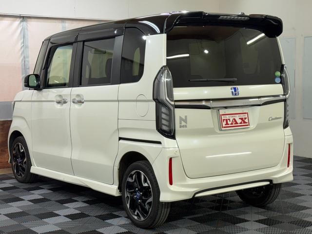 N-BOXカスタム G・EXターボホンダセンシング 4WD ミラーヒーター 純正エンジンスターター 社外足廻り 追従クルコン BT シートヒーター 純正メモリーナビ バックカメラ(23枚目)