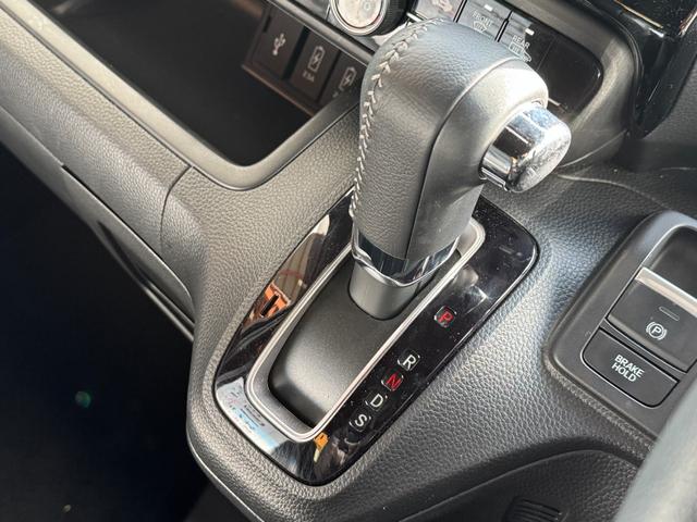 N-BOXカスタム EXターボ 4WD 純正エンジンスターター 電動パーキング コーナーセンサー 追従クルコン 寒冷地仕様 純正メモリーナビ 革シート バックカメラ(9枚目)