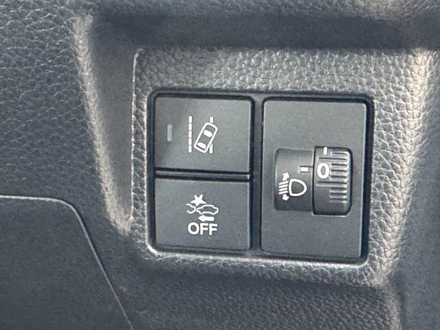 N-BOXカスタム EXターボ 4WD 純正エンジンスターター 電動パーキング コーナーセンサー 追従クルコン 寒冷地仕様 純正メモリーナビ 革シート バックカメラ(18枚目)