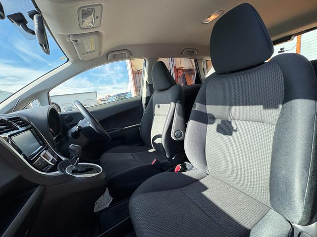 ラクティス G 4WD 純正SDナビ 社外エンジンスターター 社外ドラレコ ワイパーデアイサー 寒冷地仕様 バックカメラ(6枚目)