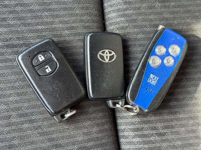 ラクティス G 4WD 純正SDナビ 社外エンジンスターター 社外ドラレコ ワイパーデアイサー 寒冷地仕様 バックカメラ(25枚目)