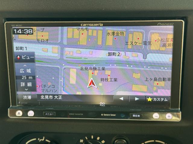 ジムニー ワイルドウインド 4WD 社外前後バンパー 社外16インチアルミ オープンカントリー 社外マフラー ルーフレール シートヒーター リフトアップ 寒冷地仕様 バックカメラ(5枚目)