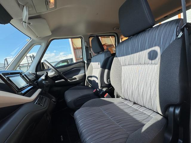 ソリオ ハイブリッドＭＸ　４ＷＤ　社外メモリーナビ　左パワースライドドア　全方位モニター　前席左右シートヒーター　クルーズコントロール　寒冷地仕様　ＥＴＣ（6枚目）