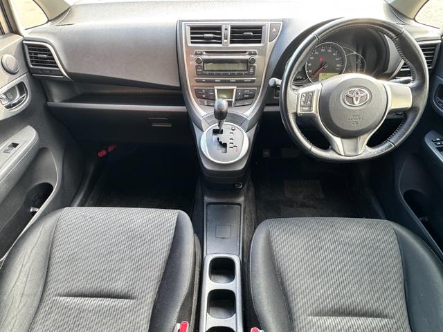 ラクティス Ｇ　４ＷＤ　ワイパーデアイサー　純正ＣＤデッキ　純正エンジンスターター　寒冷地仕様（3枚目）