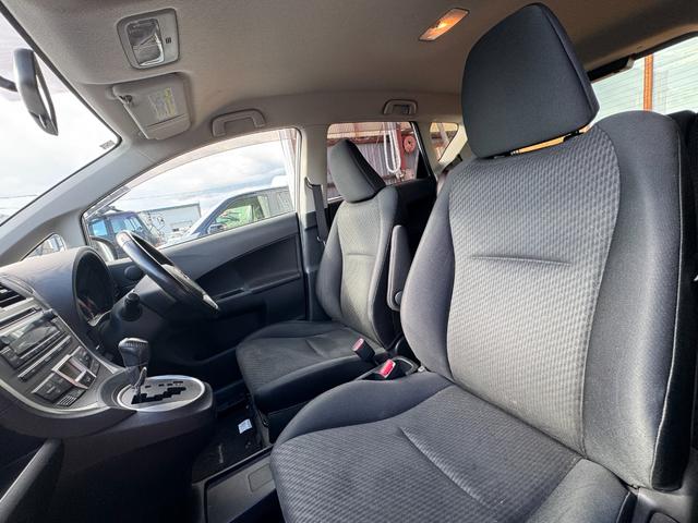 ラクティス Ｇ　４ＷＤ　ワイパーデアイサー　純正ＣＤデッキ　純正エンジンスターター　寒冷地仕様（6枚目）