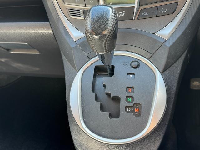 ラクティス Ｇ　４ＷＤ　ワイパーデアイサー　純正ＣＤデッキ　純正エンジンスターター　寒冷地仕様（9枚目）