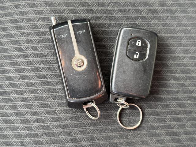 ラクティス Ｇ　４ＷＤ　ワイパーデアイサー　純正ＣＤデッキ　純正エンジンスターター　寒冷地仕様（19枚目）