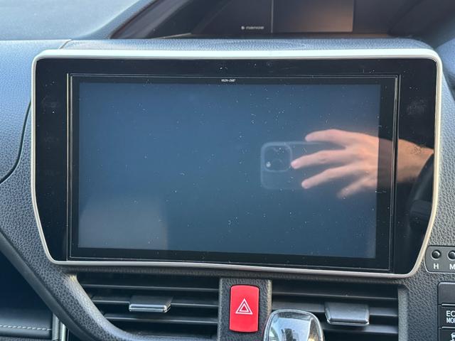 エスクァイア Gi プレミアムパッケージ ブラックテーラード 4WD オートハイビーム レーンキーピング ハンドルヒーター ハーフレザーシート オートライト ステリモ コーナーセンサー 3列シート 純正10インチSDナビ(5枚目)