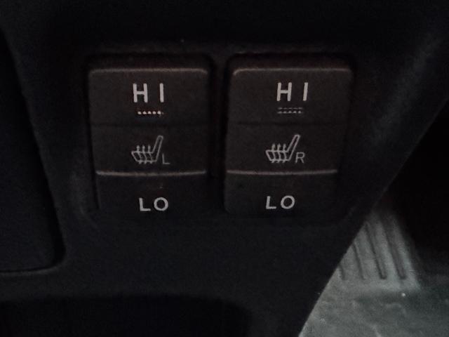 エスクァイア Gi プレミアムパッケージ ブラックテーラード 4WD オートハイビーム レーンキーピング ハンドルヒーター ハーフレザーシート オートライト ステリモ コーナーセンサー 3列シート 純正10インチSDナビ(10枚目)