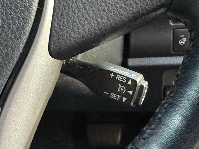 エスクァイア Gi プレミアムパッケージ ブラックテーラード 4WD オートハイビーム レーンキーピング ハンドルヒーター ハーフレザーシート オートライト ステリモ コーナーセンサー 3列シート 純正10インチSDナビ(14枚目)