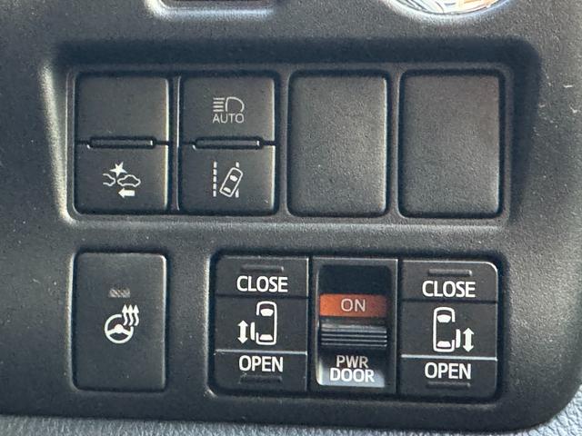 エスクァイア Gi プレミアムパッケージ ブラックテーラード 4WD オートハイビーム レーンキーピング ハンドルヒーター ハーフレザーシート オートライト ステリモ コーナーセンサー 3列シート 純正10インチSDナビ(15枚目)