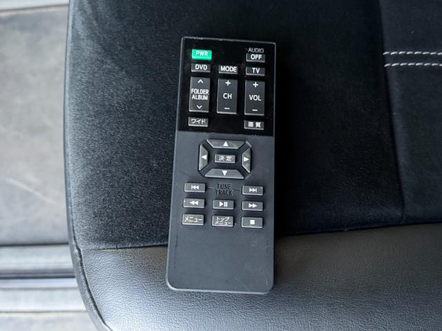 エスクァイア Gi プレミアムパッケージ ブラックテーラード 4WD オートハイビーム レーンキーピング ハンドルヒーター ハーフレザーシート オートライト ステリモ コーナーセンサー 3列シート 純正10インチSDナビ(20枚目)