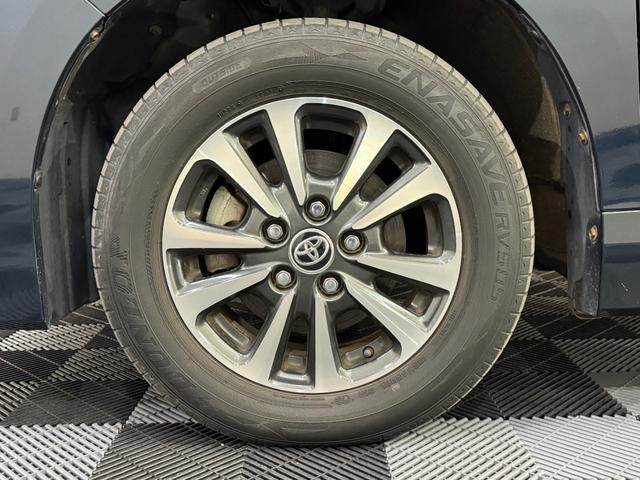 エスクァイア Gi プレミアムパッケージ ブラックテーラード 4WD オートハイビーム レーンキーピング ハンドルヒーター ハーフレザーシート オートライト ステリモ コーナーセンサー 3列シート 純正10インチSDナビ(27枚目)