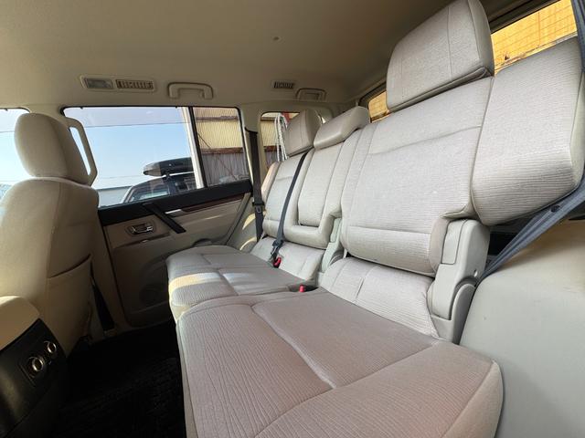 パジェロ ロング　エクシード　４ＷＤ　社外ナビ　クルーズコントロール　フロント・リアフォグ　アクティブスタビリティコントロール　リアヒーター　シートヒーター（7枚目）