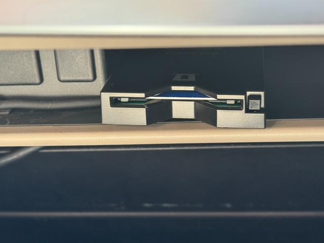 パジェロ ロング　エクシード　４ＷＤ　社外ナビ　クルーズコントロール　フロント・リアフォグ　アクティブスタビリティコントロール　リアヒーター　シートヒーター（15枚目）