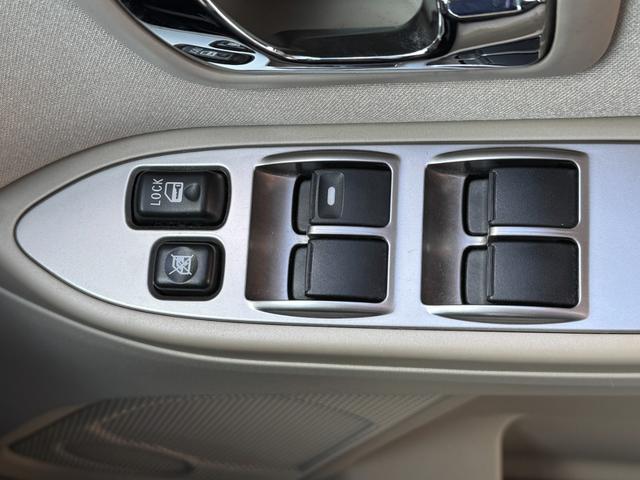 パジェロ ロング　エクシード　４ＷＤ　社外ナビ　クルーズコントロール　フロント・リアフォグ　アクティブスタビリティコントロール　リアヒーター　シートヒーター（21枚目）