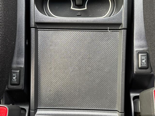 デリカD:5 D パワーパッケージ 4WD アルパイン9インチナビ リアクーラー リアヒーター パドルシフト 10.1インチフリップダウン 両側パワスラ バックカメラ 社外LED(16枚目)