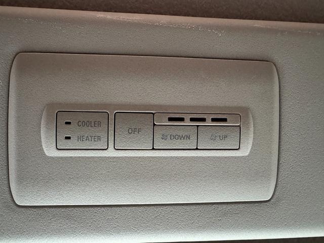 デリカD:5 D パワーパッケージ 4WD アルパイン9インチナビ リアクーラー リアヒーター パドルシフト 10.1インチフリップダウン 両側パワスラ バックカメラ 社外LED(18枚目)