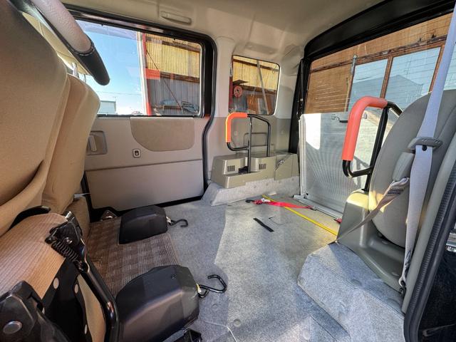 アトレーワゴン スローパー(リアシートレス仕様)折り畳み補助シート 4WD 社外エンジンスターター リアヒーター BTオーディオ インタークーラーターボ 両側スライドドア バックカメラ 社外SDナビ(7枚目)