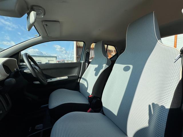 アルト L レーダーブレーキ装着車 4WD 純正CDデッキ AUX 前席シートヒーター ライトレベライザー アイドリングストップ キーレス レーダーブレーキ(6枚目)