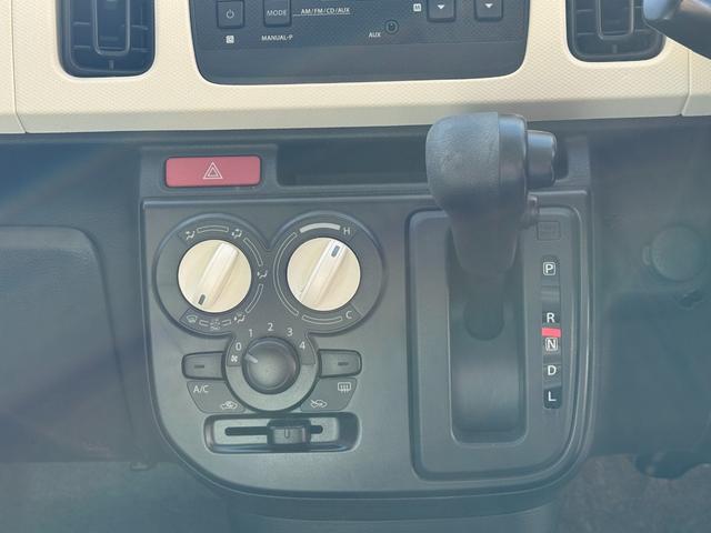アルト L レーダーブレーキ装着車 4WD 純正CDデッキ AUX 前席シートヒーター ライトレベライザー アイドリングストップ キーレス レーダーブレーキ(9枚目)