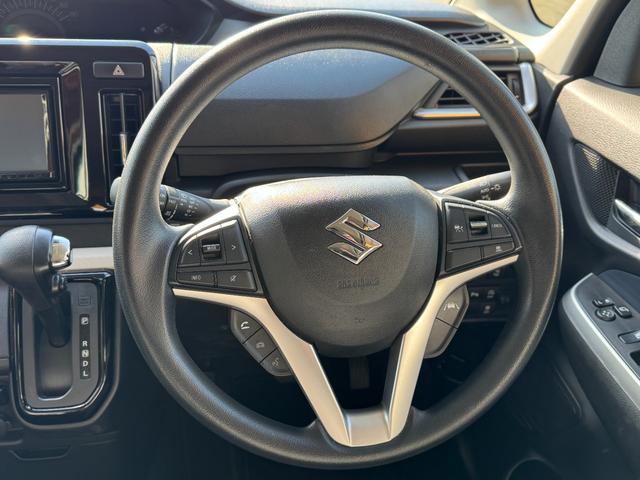 ソリオ ハイブリッドＭＸ　４ＷＤ　社外ナビ　全方位モニター　左パワースライドドア　スズキセーフティサポート　追従クルコン　左右シートヒーター　ステアリングスイッチ　充電ＵＳＢポート　レーンキーピング　ＢＴ（4枚目）