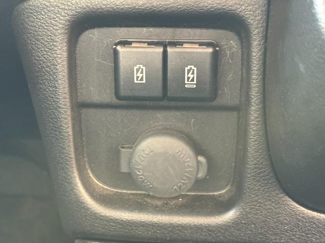 ソリオ ハイブリッドＭＸ　４ＷＤ　社外ナビ　全方位モニター　左パワースライドドア　スズキセーフティサポート　追従クルコン　左右シートヒーター　ステアリングスイッチ　充電ＵＳＢポート　レーンキーピング　ＢＴ（11枚目）