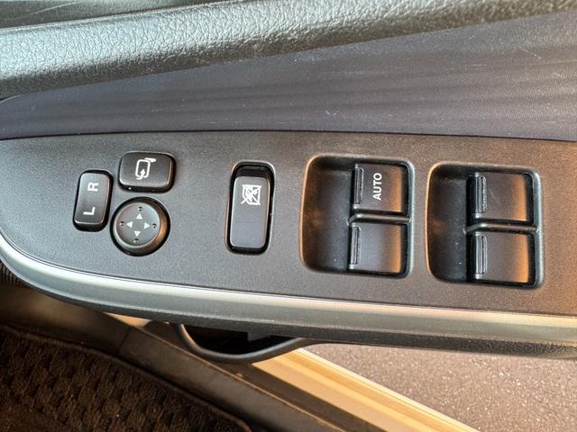 ソリオ ハイブリッドＭＸ　４ＷＤ　社外ナビ　全方位モニター　左パワースライドドア　スズキセーフティサポート　追従クルコン　左右シートヒーター　ステアリングスイッチ　充電ＵＳＢポート　レーンキーピング　ＢＴ（18枚目）