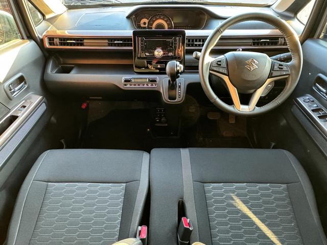 ワゴンＲカスタムＺ ハイブリッドＺＸ　４ＷＤ　コーナーセンサー　追従クルコン　レーンキーピング　ＨＵＤ　ＢＴ　ラジオ　シートヒーター（3枚目）