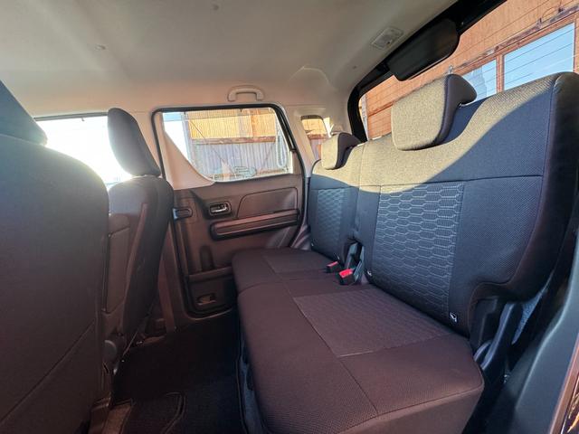 ワゴンＲカスタムＺ ハイブリッドＺＸ　４ＷＤ　コーナーセンサー　追従クルコン　レーンキーピング　ＨＵＤ　ＢＴ　ラジオ　シートヒーター（6枚目）