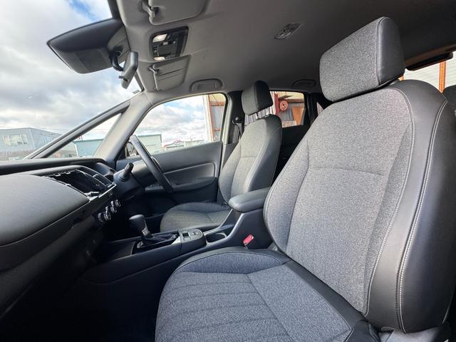 フィット ｅ：ＨＥＶホーム　ブラックスタイル　４ＷＤ　クルーズコントロール　ワイパーデアイサー　オートＰ　ブレーキホールド　追従クルコン　レーンキーピング（5枚目）