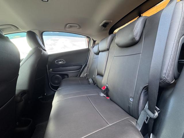 ヴェゼル ハイブリッド・ホンダセンシング　４ＷＤ　社外フローティングナビ　ミラーヒーター　ワイパーデアイサー　追従クルコン　寒冷地仕様　バックカメラ　前後ドラレコ（7枚目）