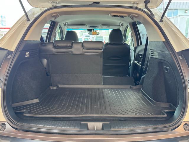 ヴェゼル ハイブリッド・ホンダセンシング　４ＷＤ　社外フローティングナビ　ミラーヒーター　ワイパーデアイサー　追従クルコン　寒冷地仕様　バックカメラ　前後ドラレコ（8枚目）