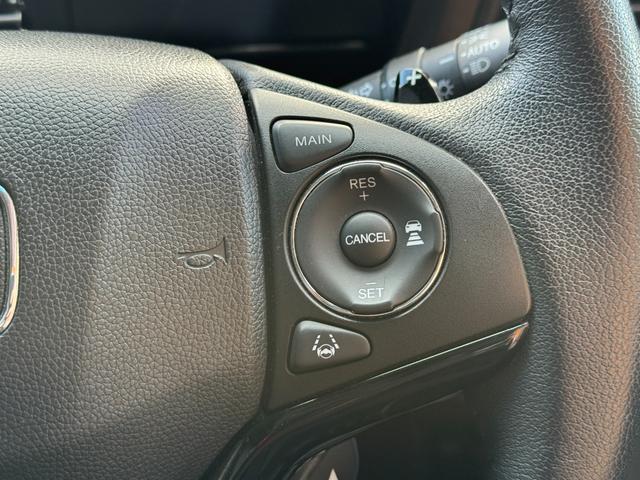 ヴェゼル ハイブリッド・ホンダセンシング　４ＷＤ　社外フローティングナビ　ミラーヒーター　ワイパーデアイサー　追従クルコン　寒冷地仕様　バックカメラ　前後ドラレコ（13枚目）