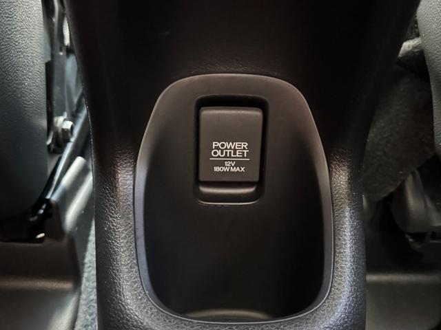 ヴェゼル ハイブリッド・ホンダセンシング　４ＷＤ　社外フローティングナビ　ミラーヒーター　ワイパーデアイサー　追従クルコン　寒冷地仕様　バックカメラ　前後ドラレコ（21枚目）