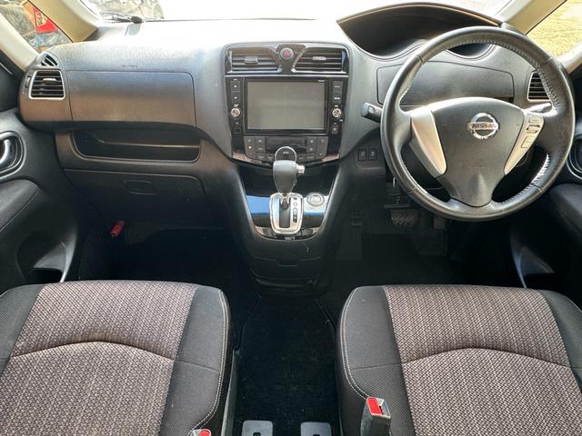 セレナ ハイウェイスター　Ｖセレクション＋セーフティ　４ＷＤ　純正ＳＤナビ　ワンオーナー　フリップダウンモニター　純正エンジンスターター　リアヒーター　バックカメラ　後席モニター　オートライト（3枚目）