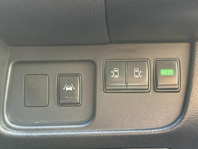 セレナ ハイウェイスター　Ｖセレクション＋セーフティ　４ＷＤ　純正ＳＤナビ　ワンオーナー　フリップダウンモニター　純正エンジンスターター　リアヒーター　バックカメラ　後席モニター　オートライト（13枚目）