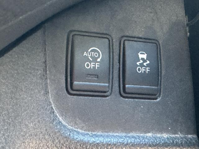 セレナ ハイウェイスター　Ｖセレクション＋セーフティ　４ＷＤ　純正ＳＤナビ　ワンオーナー　フリップダウンモニター　純正エンジンスターター　リアヒーター　バックカメラ　後席モニター　オートライト（14枚目）