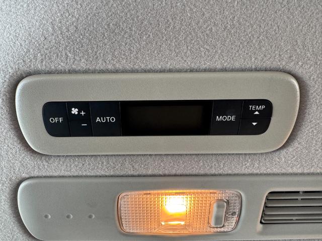 セレナ ハイウェイスター　Ｖセレクション＋セーフティ　４ＷＤ　純正ＳＤナビ　ワンオーナー　フリップダウンモニター　純正エンジンスターター　リアヒーター　バックカメラ　後席モニター　オートライト（17枚目）