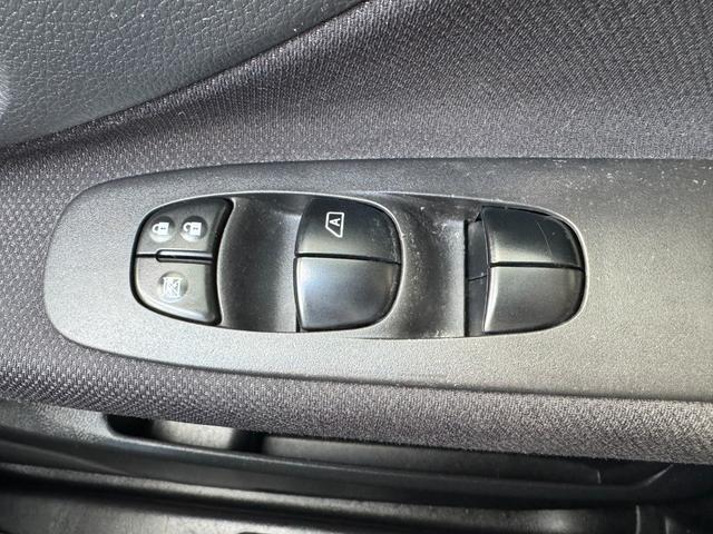 セレナ ハイウェイスター　Ｖセレクション＋セーフティ　４ＷＤ　純正ＳＤナビ　ワンオーナー　フリップダウンモニター　純正エンジンスターター　リアヒーター　バックカメラ　後席モニター　オートライト（19枚目）