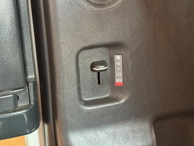 ハイエースバン ロングDX 4WD 社外メモリーナビ トヨタセーフティセンス オートハイビーム 寒冷地仕様 リアヒーター バックカメラ(19枚目)