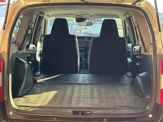 サクシード ＵＬ－Ｘ　４ＷＤ　社外メモリーナビ　トヨタセーフティセンス　オートライト　バックカメラ　ＡＣコンセント　ＥＴＣ（8枚目）